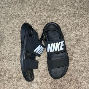 Nike Sandles